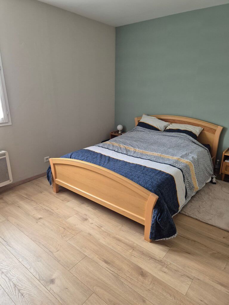 chambre adulte avant travaux avec lit